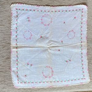 5/$20⭐️ Vintage handkerchief